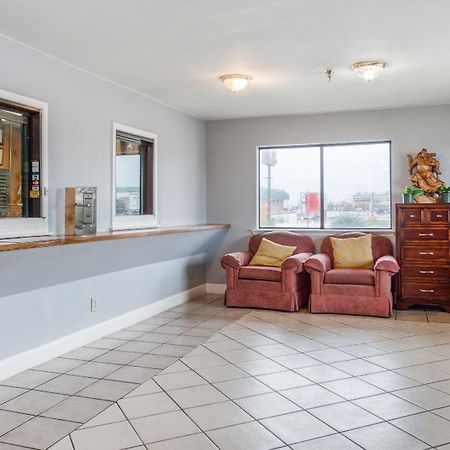 Oyo Hotel San Antonio East Dış mekan fotoğraf