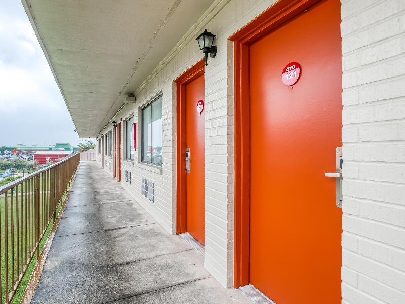 Oyo Hotel San Antonio East Dış mekan fotoğraf